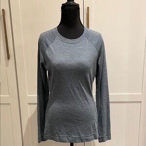 Smartwool Women's medium Heathered Blue Long Sleeve